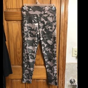 Camouflage tights Yoga pants leggings - US- LARGE